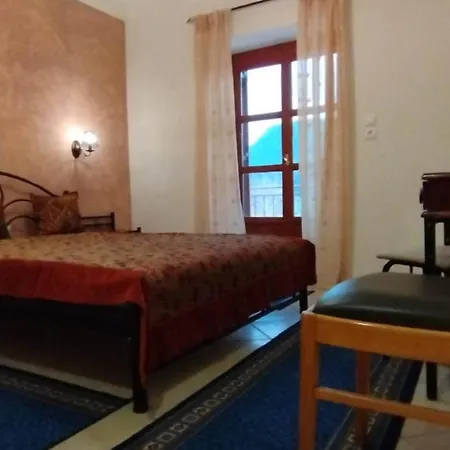 Guest house ερυκίνη 3*
