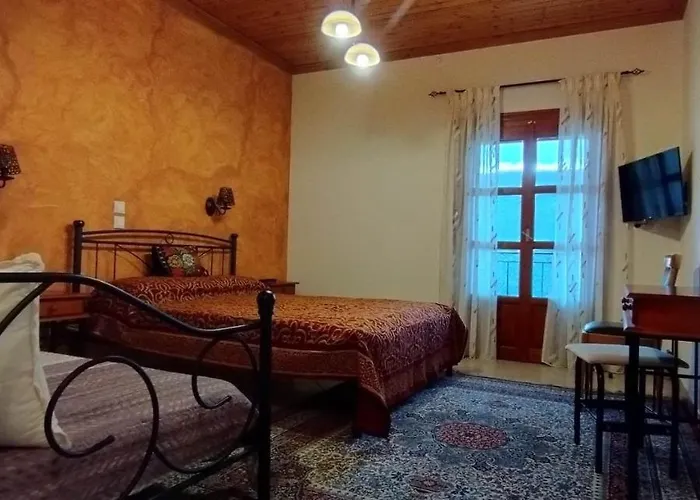 ゲストハウス ερυκίνη 3*