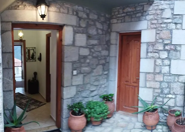 ερυκίνη ゲストハウス Dhímitra